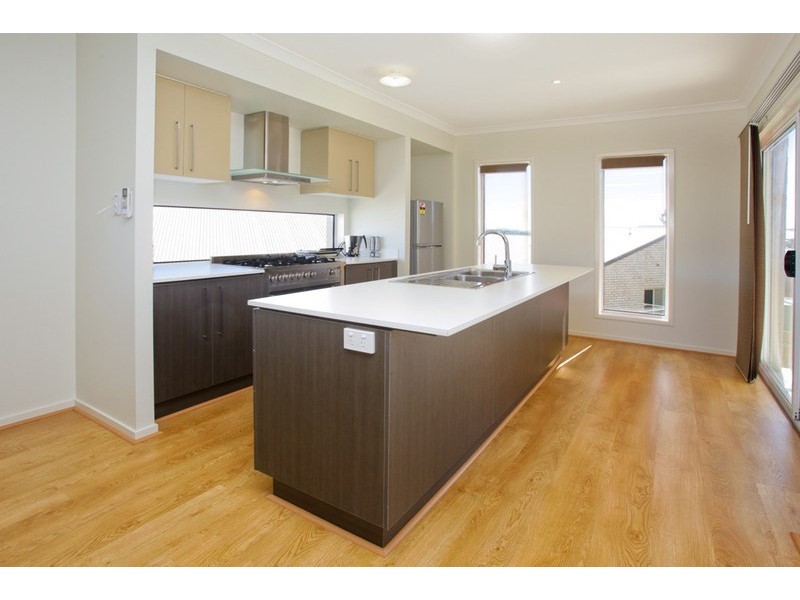 22 Park Edge Drive, Springfield Lakes QLD 4300