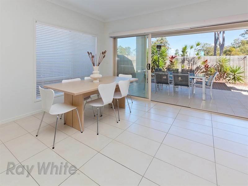 8 Cruiser Close, Springfield Lakes QLD 4300