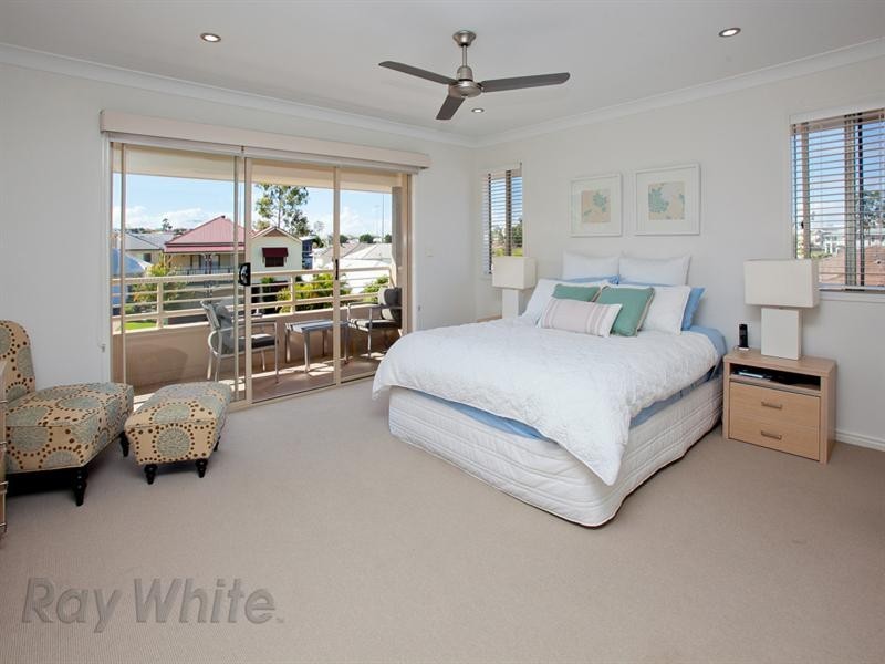 8 Cruiser Close, Springfield Lakes QLD 4300