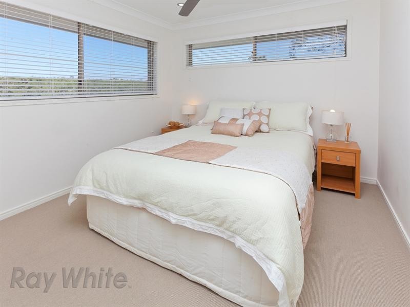 8 Cruiser Close, Springfield Lakes QLD 4300