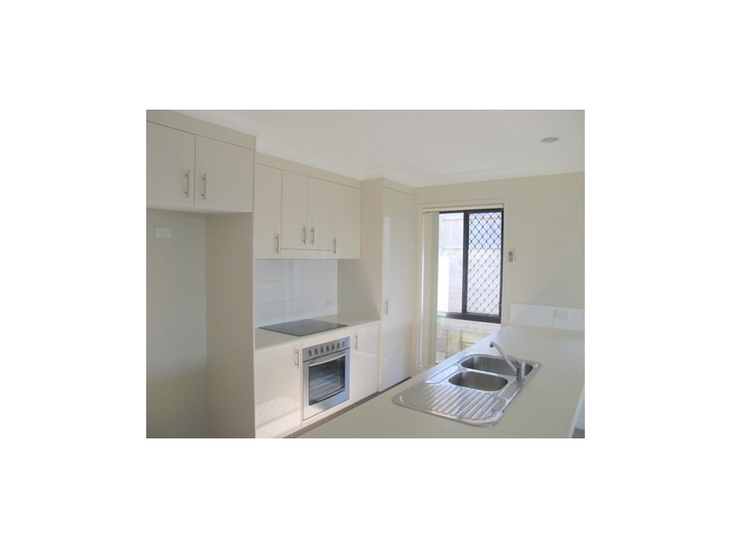 6 Violet Avenue, Springfield Lakes QLD 4300