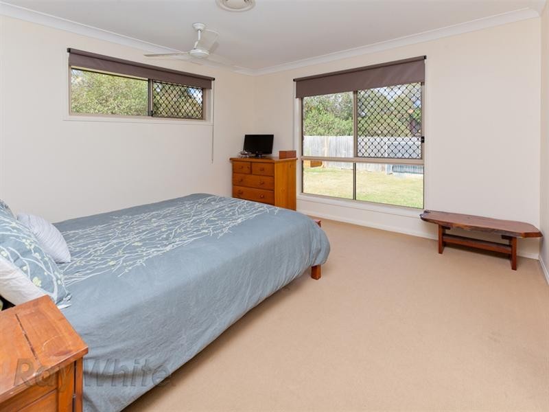 15 Scenic Crescent, Springfield QLD 4300