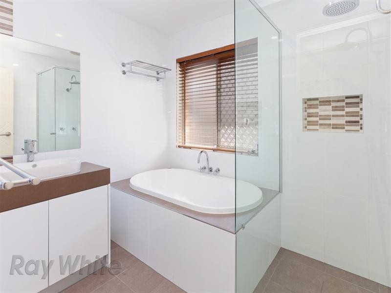 15 Scenic Crescent, Springfield QLD 4300