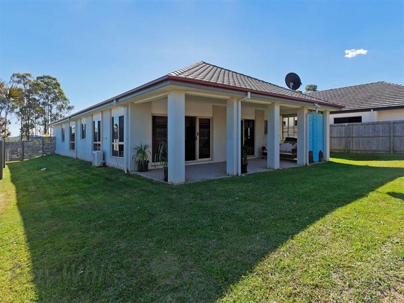 On Lakeside Avenue, Springfield Lakes QLD 4300