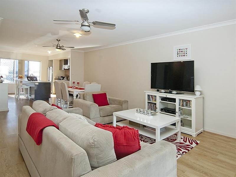 13 Riverside Crescent, Springfield Lakes QLD 4300