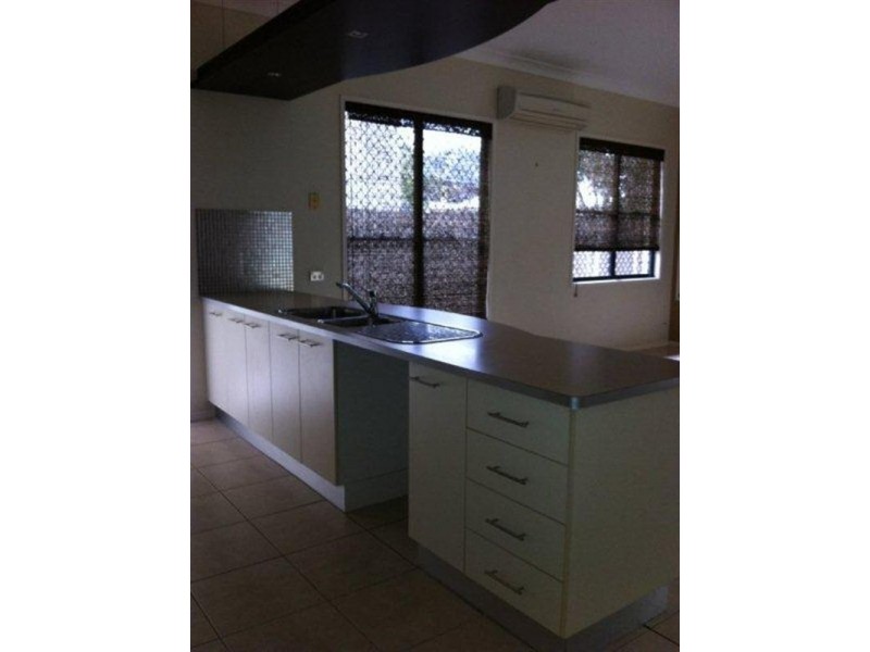 On Ash Avenue, Springfield Lakes QLD 4300