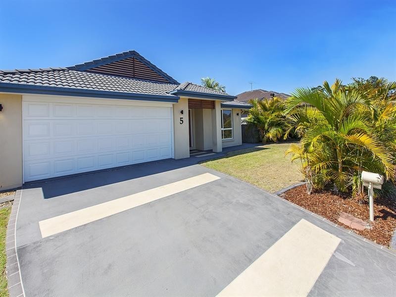 5 Emerson Close, Springfield Lakes QLD 4300