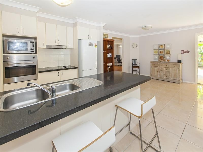 5 Emerson Close, Springfield Lakes QLD 4300