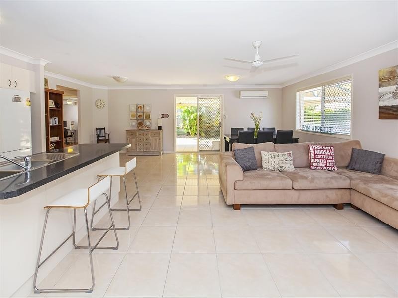 5 Emerson Close, Springfield Lakes QLD 4300