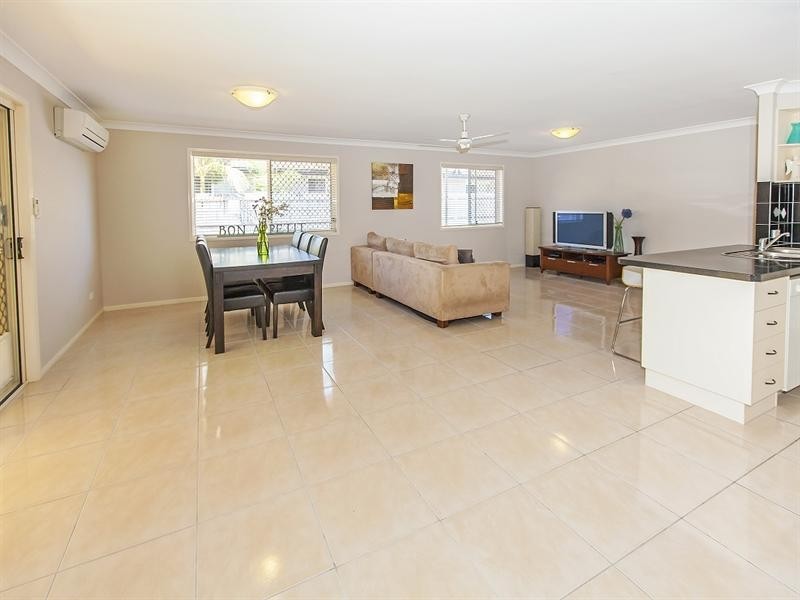 5 Emerson Close, Springfield Lakes QLD 4300