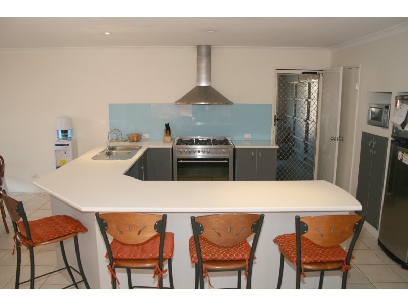 27 Diana Street, Springfield Lakes QLD 4300