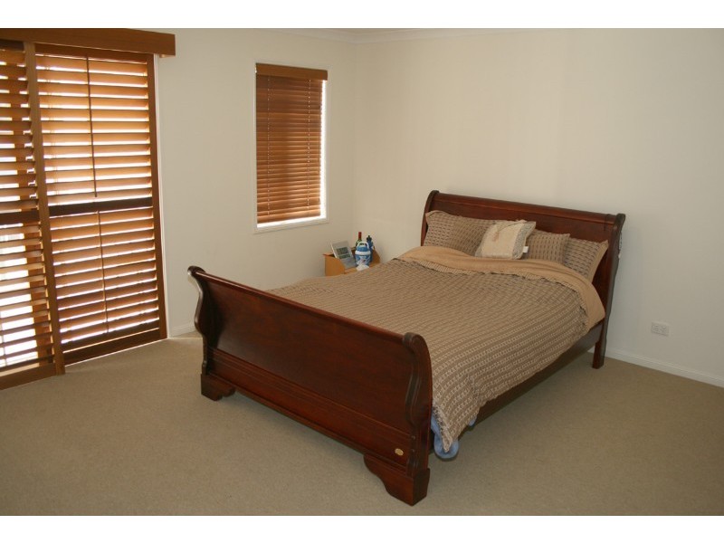 27 Diana Street, Springfield Lakes QLD 4300