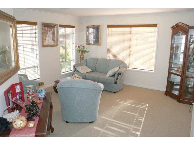 27 Diana Street, Springfield Lakes QLD 4300