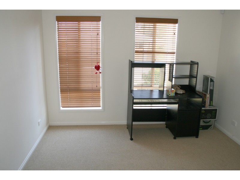 27 Diana Street, Springfield Lakes QLD 4300