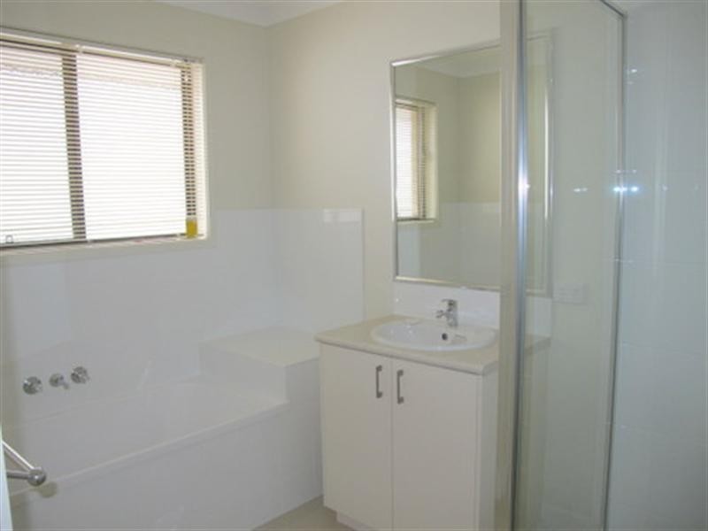 17 Isidore Street, Augustine Heights QLD 4300