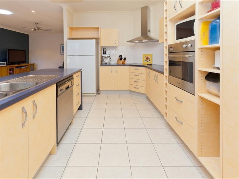 On Lakeside Avenue, Springfield Lakes QLD 4300