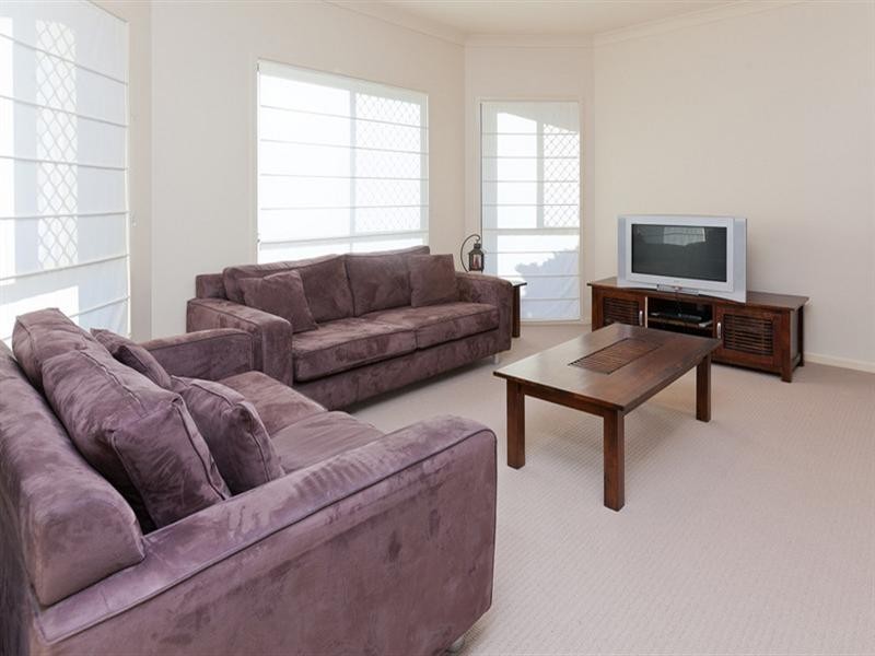 On Lakeside Avenue, Springfield Lakes QLD 4300