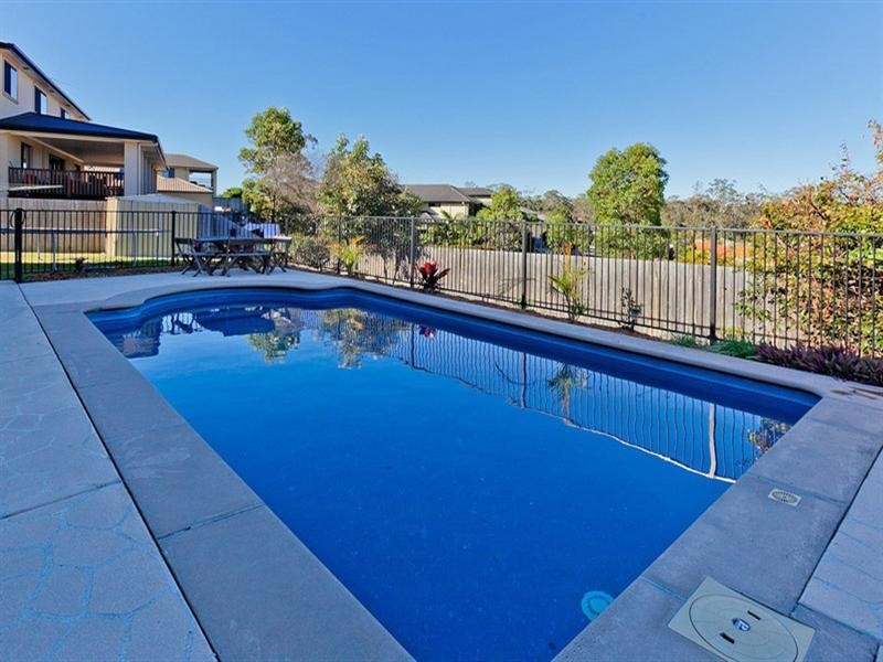 On Lakeside Avenue, Springfield Lakes QLD 4300