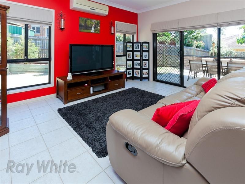 11 Jezabel Drive, Springfield Lakes QLD 4300