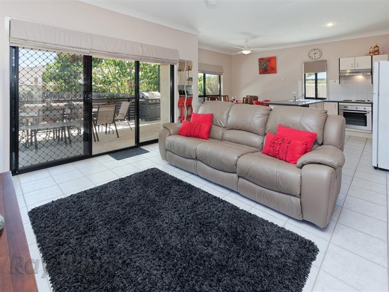11 Jezabel Drive, Springfield Lakes QLD 4300
