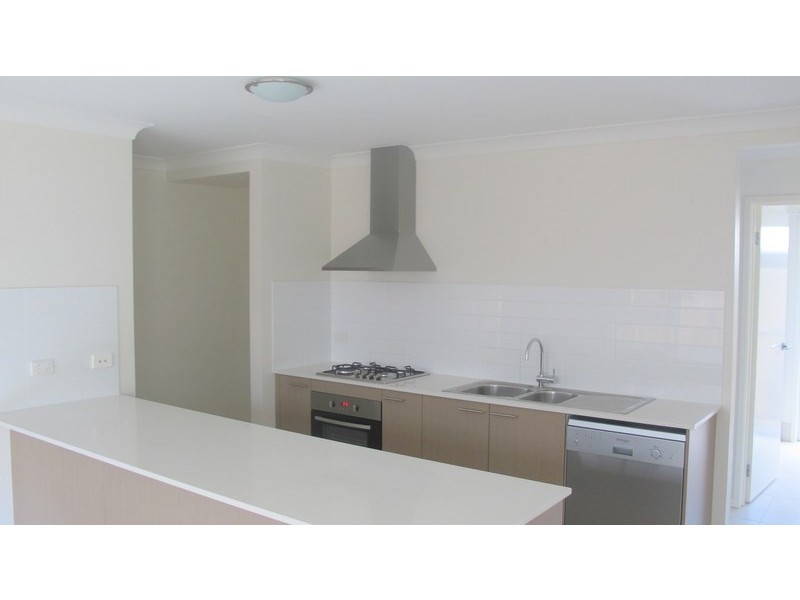 42 Valentine Circuit, Augustine Heights QLD 4300