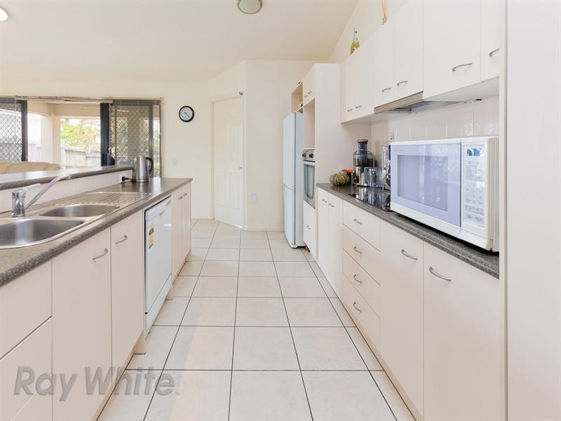 24 Treetops Avenue, Springfield Lakes QLD 4300