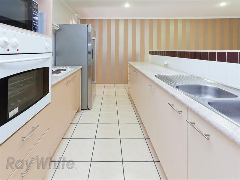 13 Park Grove Avenue, Camira QLD 4300