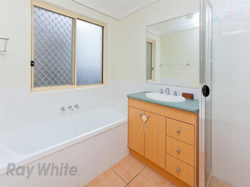 9 Rae Close, Camira QLD 4300