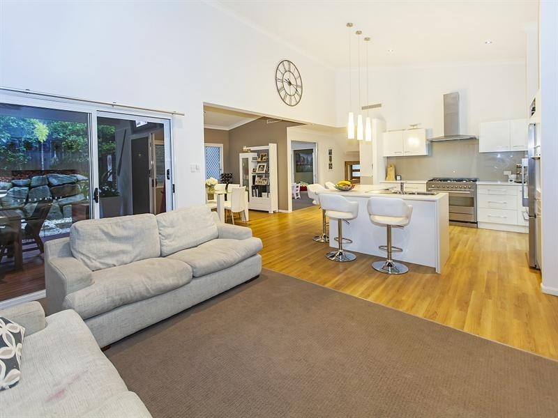 8 Bluebell Place, Brookwater QLD 4300