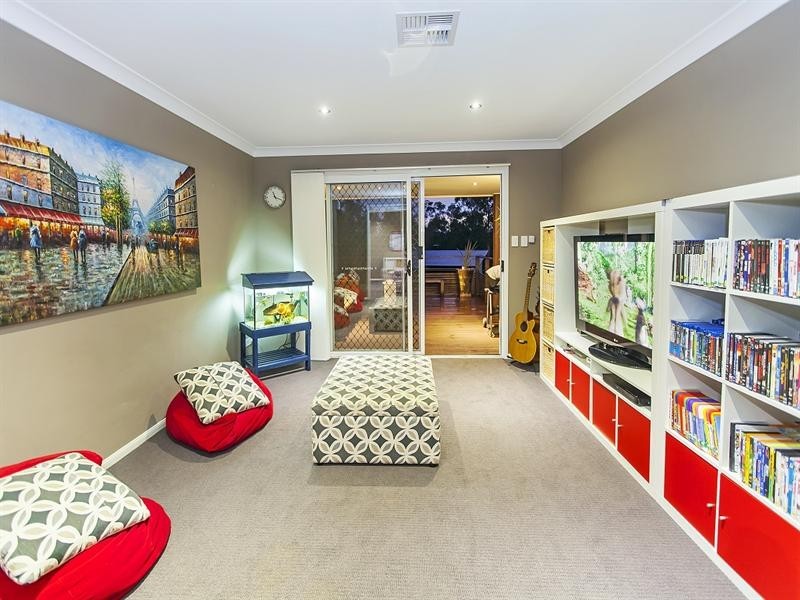8 Bluebell Place, Brookwater QLD 4300