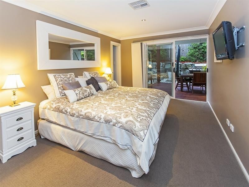 8 Bluebell Place, Brookwater QLD 4300