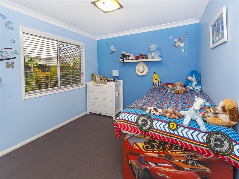 8 Bluebell Place, Brookwater QLD 4300