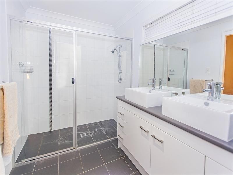 8 Bluebell Place, Brookwater QLD 4300