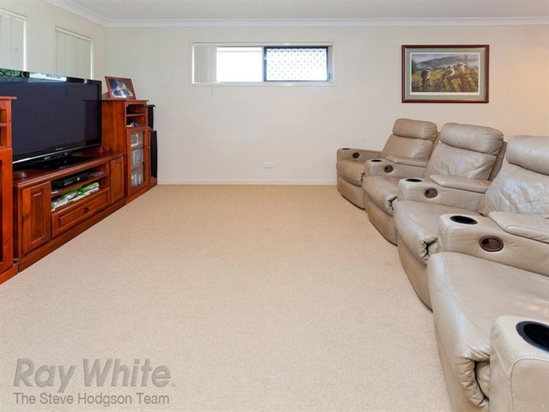 On Lakes Entrance, Springfield Lakes QLD 4300