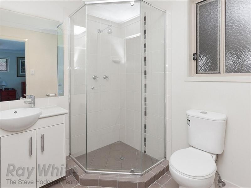 On Lakes Entrance, Springfield Lakes QLD 4300