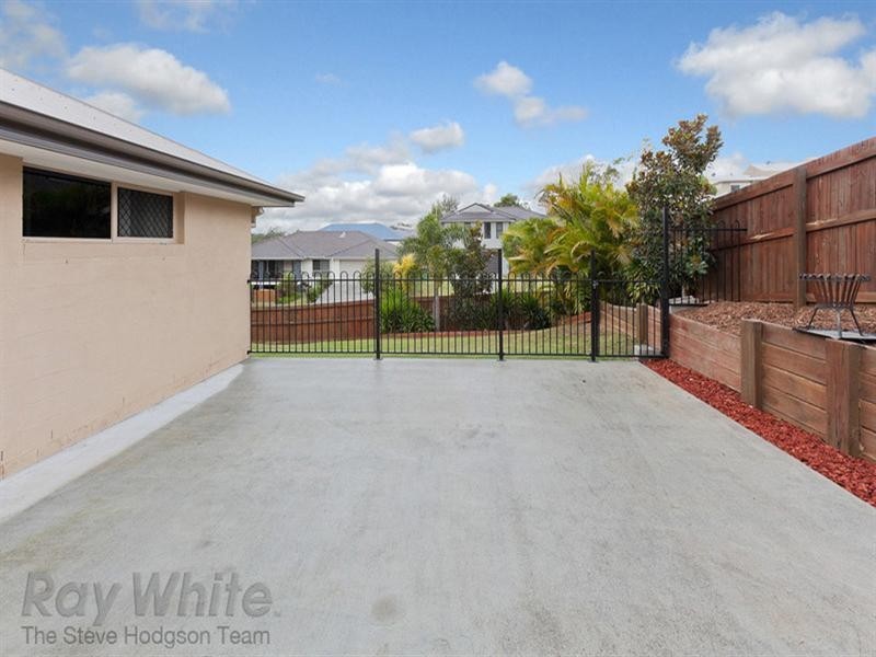 On Lakes Entrance, Springfield Lakes QLD 4300