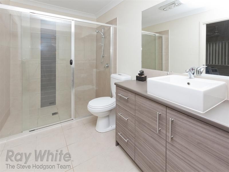 28 Greentrees Terrace, Springfield Lakes QLD 4300