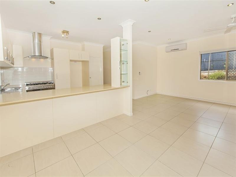 9 Cruiser Close, Springfield Lakes QLD 4300
