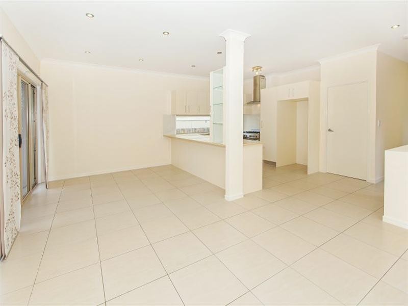 9 Cruiser Close, Springfield Lakes QLD 4300