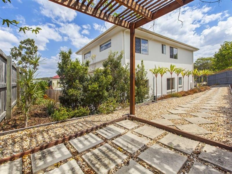 9 Cruiser Close, Springfield Lakes QLD 4300
