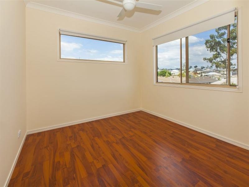 9 Cruiser Close, Springfield Lakes QLD 4300