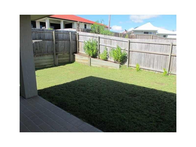 11 Lakes Entrance Drive, Springfield Lakes QLD 4300