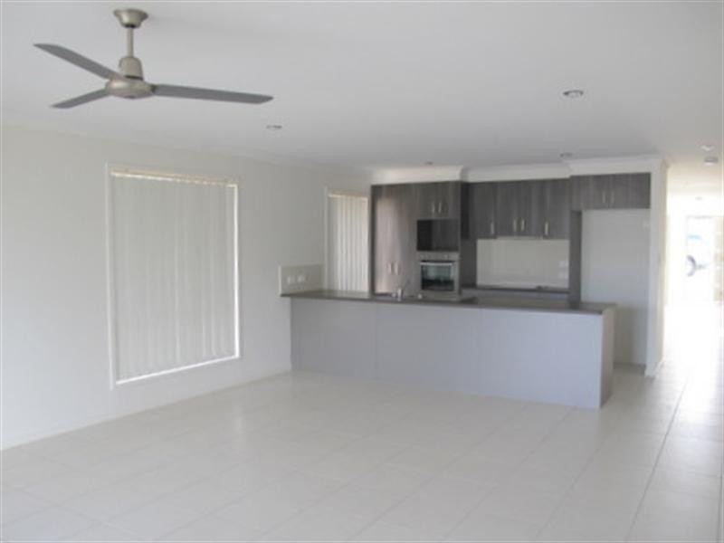 40 Hallvard Crescent, Augustine Heights QLD 4300