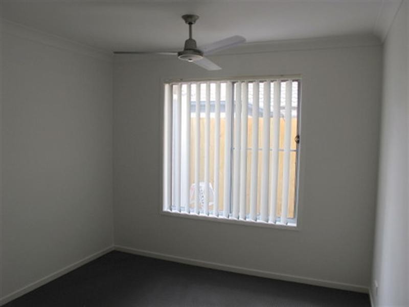 40 Hallvard Crescent, Augustine Heights QLD 4300