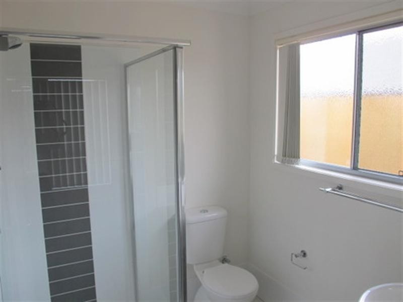 40 Hallvard Crescent, Augustine Heights QLD 4300