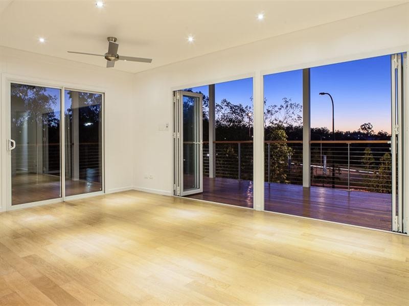 8 Boronia Court, Springfield Lakes QLD 4300