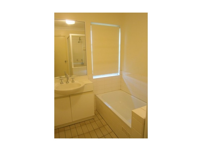 4/22 Warren Street, St Lucia QLD 4067