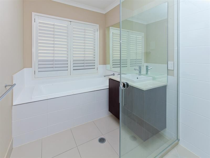 17 Daisy Street, Springfield Lakes QLD 4300