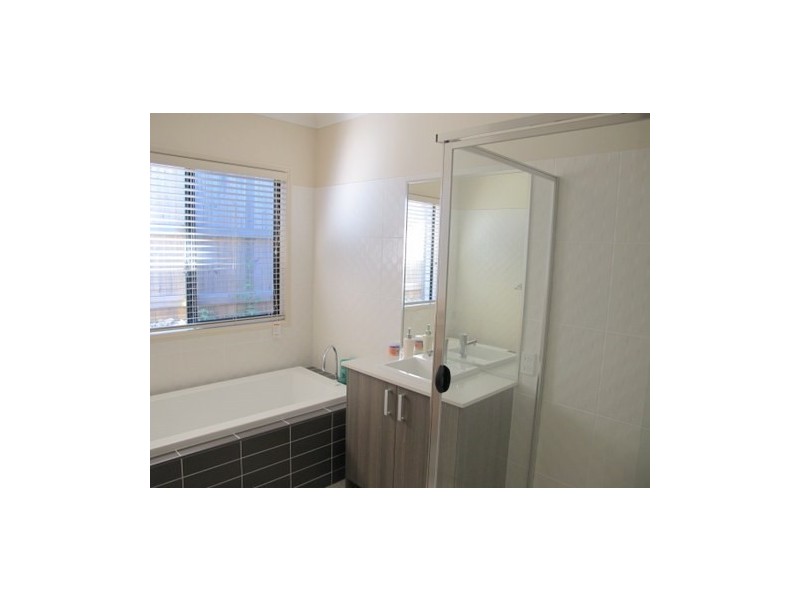 7 Daintree Place, Springfield Lakes QLD 4300