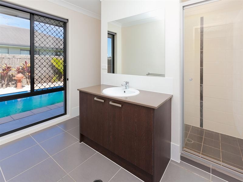 8 Aurelius Street, Augustine Heights QLD 4300